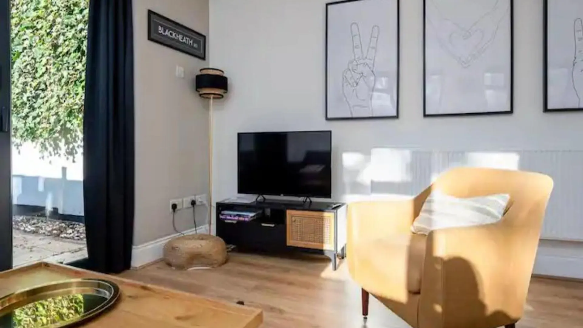 Pass The Keys Modern And Bright Home Minutes From Central London 0*,  United Kingdom