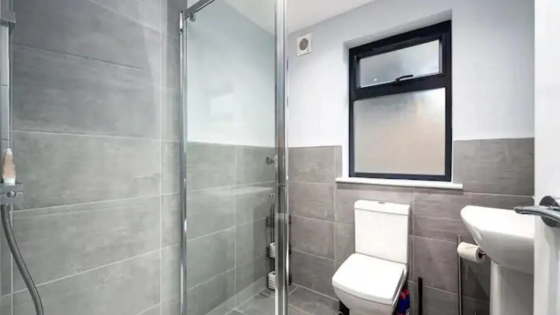 Pass The Keys Modern And Bright Home Minutes From Central London 0*,  United Kingdom