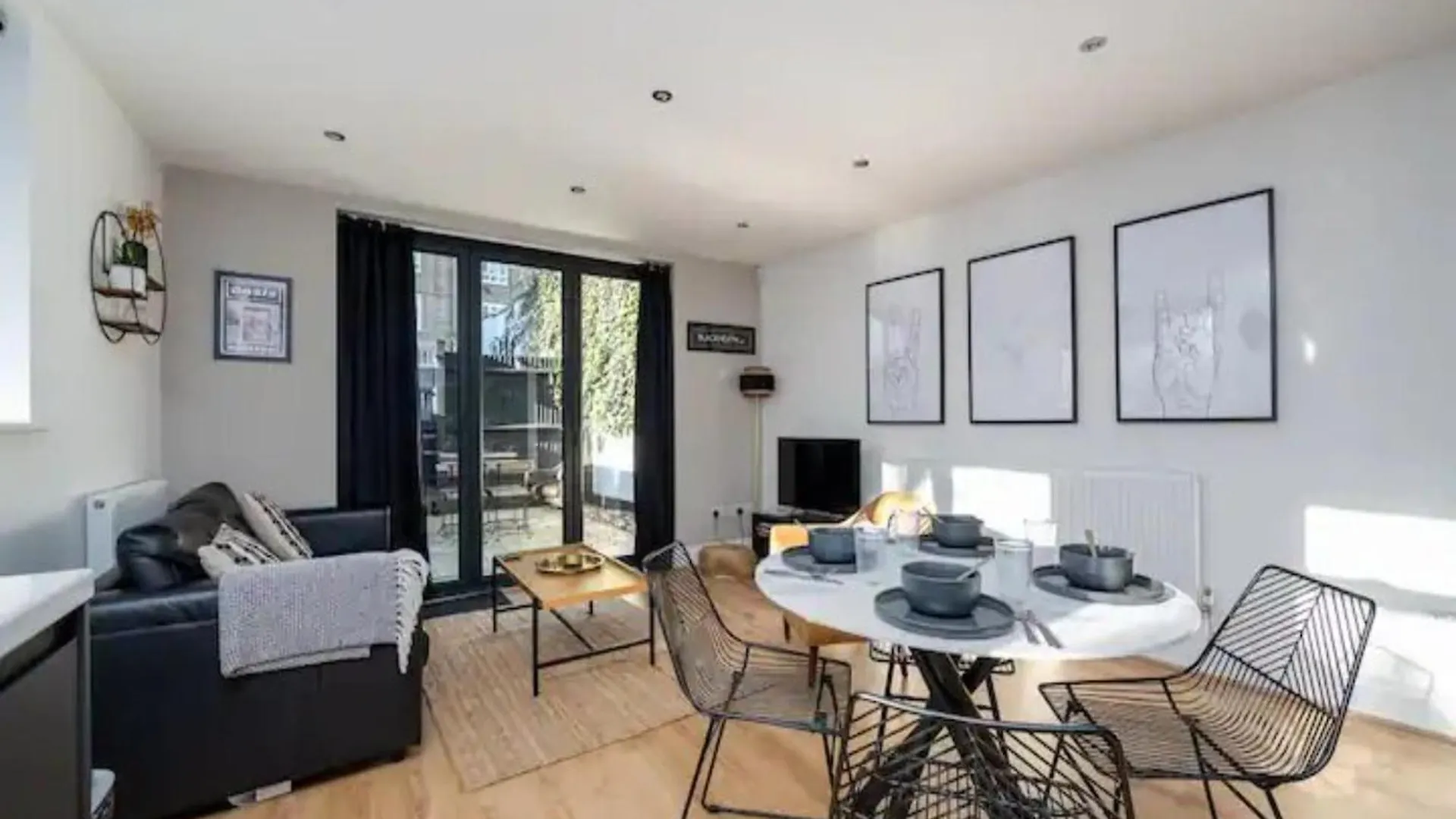Pass The Keys Modern And Bright Home Minutes From Central London Apartment